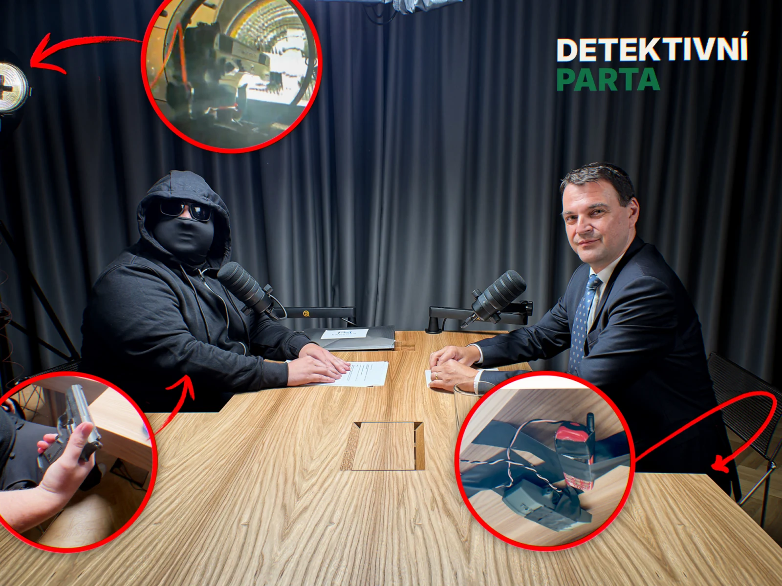 Petr Macinka ve studiu s maskovaným Thomasem Pauknerem; v kroužcích jsou označeny makety zbraní a atrapa výbušného systému.